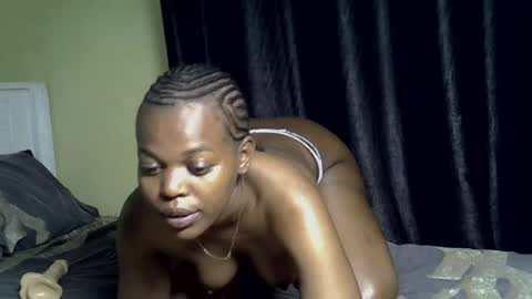 Honey-Belle online show from July 8, 2026, 5:23 am