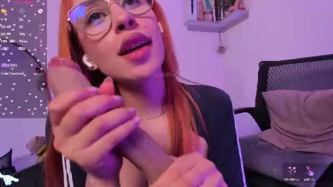 Snapshot of honey_bitee chatting on June 11, 2026, 2:53 am Hi Im Annie vic Your dreams came true online show from June 11, 2026, 2:53 am