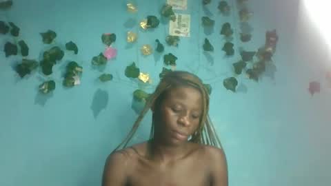 Queen online show from October 6, 2025, 9:23 pm