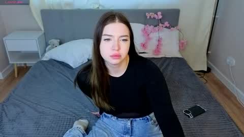 Snapshot of honey_cherrry chatting on May 23, 2026, 9:24 am Honey online show from May 23, 2026, 9:24 am