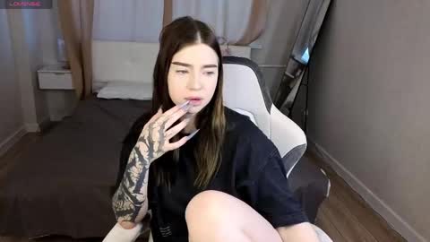 Snapshot of honey_cherrry chatting on May 27, 2026, 1:57 am Honey online show from May 27, 2026, 1:57 am