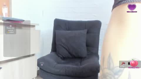 Snapshot of honey_darcy chatting on July 26, 2026, 5:53 pm honey_darcy online show from July 26, 2026, 5:53 pm