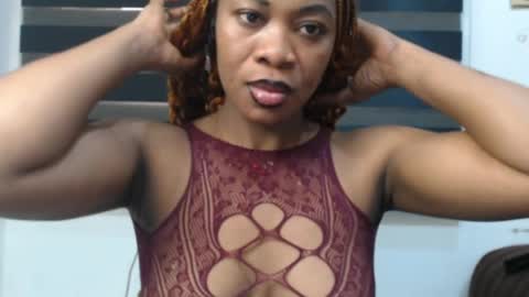 Snapshot of honey_dollxx chatting on April 22, 2026, 7:11 am Flora online show from April 22, 2026, 7:11 am