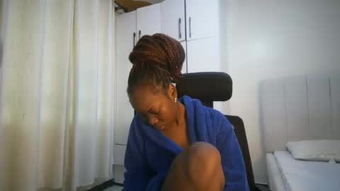 Snapshot of honey_drop1 chatting on April 26, 2026, 7:28 am honey drop online show from April 26, 2026, 7:28 am