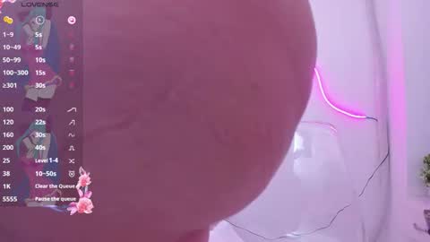 Snapshot of honey_jhenna chatting on October 25, 2025, 2:46 pm Jhenna martinez online show from October 25, 2025, 2:46 pm