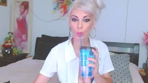 honey_lara online show from July 16, 2026, 1:11 am