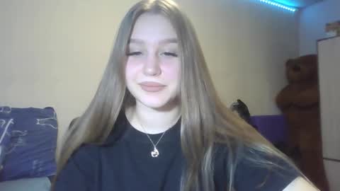 Snapshot of honey_lolaaa chatting on October 18, 2025, 3:35 pm honey_lolaaa online show from October 18, 2025, 3:35 pm