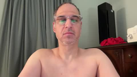 Snapshot of honey_man14 chatting on April 25, 2026, 2:03 pm honey_man14 online show from April 25, 2026, 2:03 pm