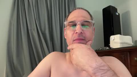 Snapshot of honey_man14 chatting on May 1, 2026, 4:11 pm honey_man14 online show from May 1, 2026, 4:11 pm