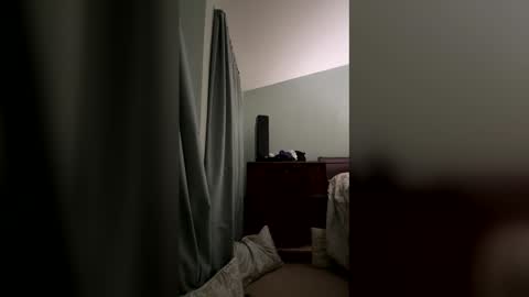 honey_man14 online show from June 5, 2026, 11:27 am