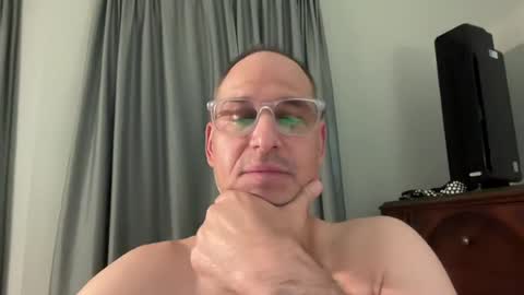 honey_man14 online show from July 17, 2026, 4:01 pm