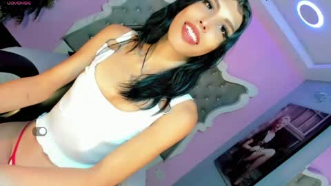 Snapshot of honey_moontsts chatting on May 8, 2026, 12:54 pm honey_moontsts online show from May 8, 2026, 12:54 pm