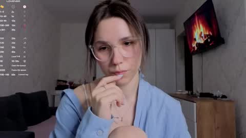 honey_peachy online show from May 12, 2026, 1:30 pm