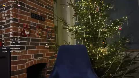 honey_pixie online show from December 24, 2024, 8:38 pm