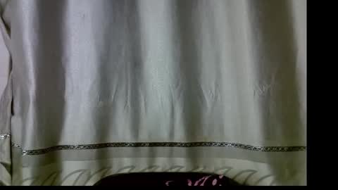 honey_plumx1 online show from December 18, 2025, 8:04 pm