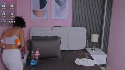 honey_sofii_ online show from September 29, 2025, 12:05 am