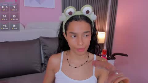 honey_sofii_ online show from October 5, 2025, 10:35 am