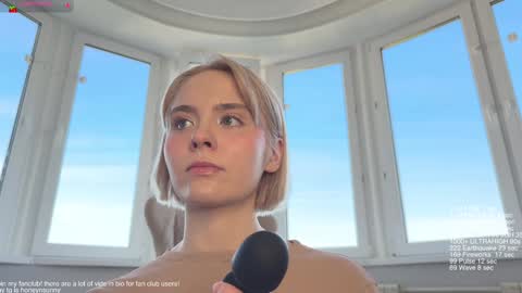 Snapshot of honey_sunshine chatting on October 1, 2025, 10:10 am Jenyanew vid how I squirt in forest in bio online show from October 1, 2025, 10:10 am