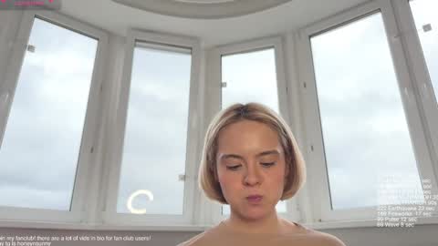 Snapshot of honey_sunshine chatting on October 27, 2025, 9:46 am Jenyanew vid how I squirt in forest in bio online show from October 27, 2025, 9:46 am