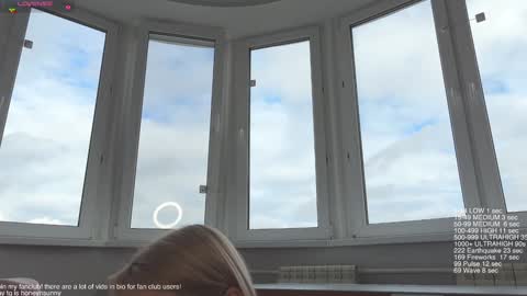 Snapshot of honey_sunshine chatting on October 30, 2025, 9:22 am Jenyanew vid how I squirt in forest in bio online show from October 30, 2025, 9:22 am