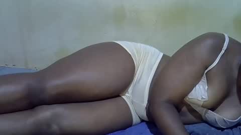 honey_sunshiny online show from May 29, 2026, 7:39 am