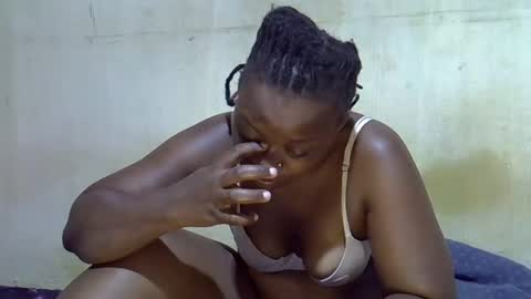 honey_sunshiny online show from June 15, 2026, 5:42 am