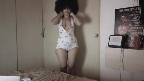 Snapshot of honey_sweet8 chatting on April 18, 2026, 9:46 am Honey-Sweett online show from April 18, 2026, 9:46 am