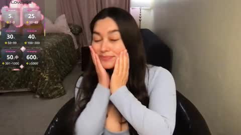 Snapshot of honey_tia chatting on October 30, 2025, 5:09 am Tia online show from October 30, 2025, 5:09 am