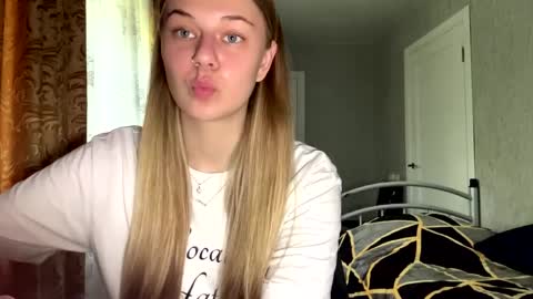Klara online show from May 23, 2026, 8:29 am