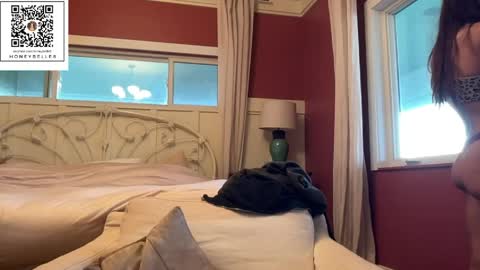 belle brunette online show from June 4, 2026, 4:02 pm