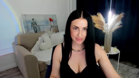 Jacqueline online show from May 28, 2026, 11:40 am