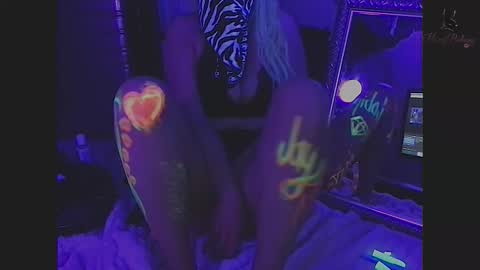 honeybuhnny online show from April 13, 2026, 9:20 pm