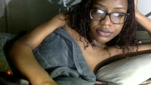 honeybundaniels online show from January 30, 2025, 7:39 am