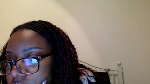 honeybundaniels online show from February 4, 2025, 4:26 am