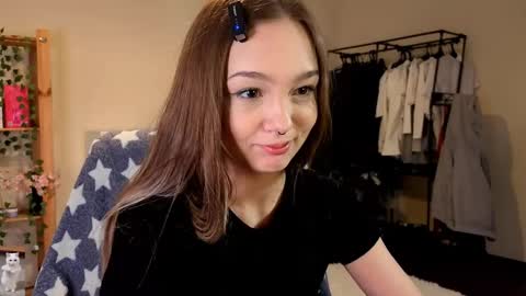 Snapshot of honeycomfya chatting on April 3, 2026, 2:15 pm Masha online show from April 3, 2026, 2:15 pm