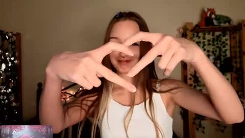 Snapshot of honeycomfya chatting on May 13, 2026, 2:25 pm Masha online show from May 13, 2026, 2:25 pm