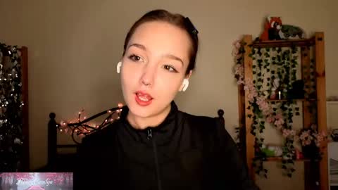 Snapshot of honeycomfya chatting on May 15, 2026, 1:18 pm Masha online show from May 15, 2026, 1:18 pm