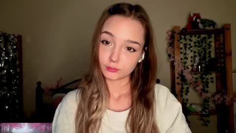Snapshot of honeycomfya chatting on May 19, 2026, 1:39 pm Masha online show from May 19, 2026, 1:39 pm