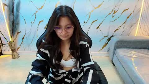 Snapshot of honeydoll_tf chatting on May 6, 2026, 1:38 pm honeydoll_tf online show from May 6, 2026, 1:38 pm
