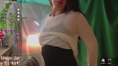 Molly  online show from September 15, 2025, 5:18 am