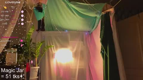 Molly  online show from September 26, 2025, 4:44 pm