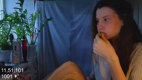 Molly  online show from November 14, 2025, 4:44 am