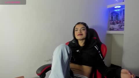 HONEY LUXE online show from March 27, 2026, 4:18 am