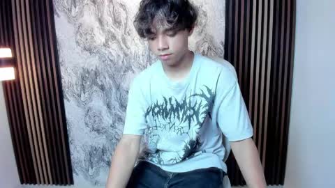Snapshot of honeymoon_sariel chatting on April 19, 2026, 1:32 pm honeymoon_sariel online show from April 19, 2026, 1:32 pm