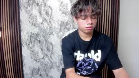 Snapshot of honeymoon_sariel chatting on April 23, 2026, 1:46 pm honeymoon_sariel online show from April 23, 2026, 1:46 pm