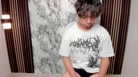 Snapshot of honeymoon_sariel chatting on April 24, 2026, 1:24 pm honeymoon_sariel online show from April 24, 2026, 1:24 pm