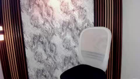 Snapshot of honeymoon_sariel chatting on May 7, 2026, 1:49 pm honeymoon_sariel online show from May 7, 2026, 1:49 pm