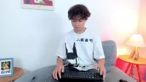 Snapshot of honeymoon_sariel chatting on June 11, 2026, 1:53 pm honeymoon_sariel online show from June 11, 2026, 1:53 pm