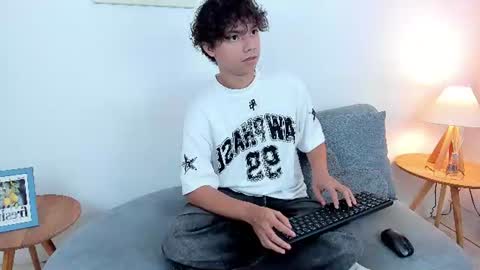 Snapshot of honeymoon_sariel chatting on June 18, 2026, 1:59 pm honeymoon_sariel online show from June 18, 2026, 1:59 pm