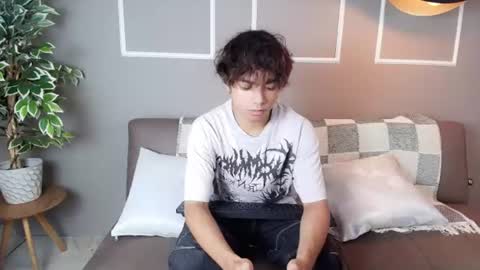 Snapshot of honeymoon_sariel chatting on June 27, 2026, 1:50 pm honeymoon_sariel online show from June 27, 2026, 1:50 pm